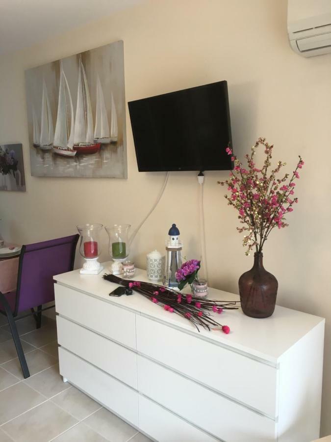 Lovely Appartments Lygia Korinthias Ligia  Exteriör bild